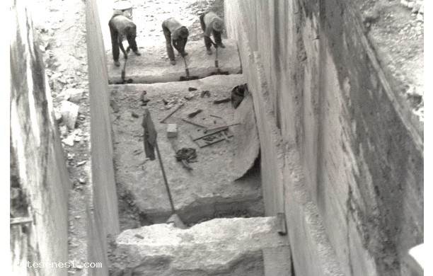 1926 - Cavatori all'opera in trincea