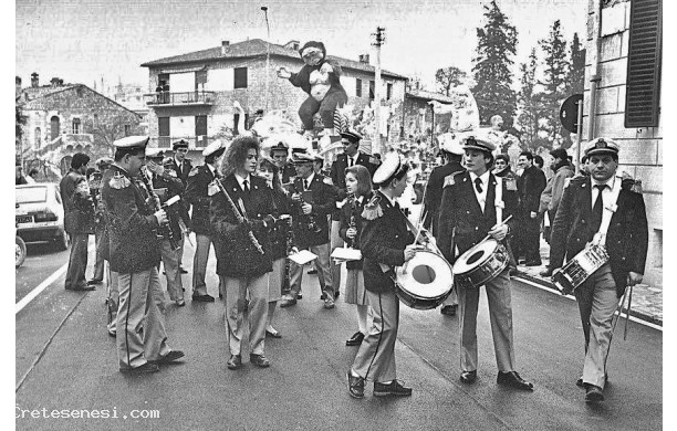 1988 - La banda in attesa di sfilare davanti ai carri di Carnevale