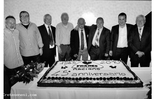 2010 - Festa Donatori Sangue: Gruppo dirigente intorno alla torta