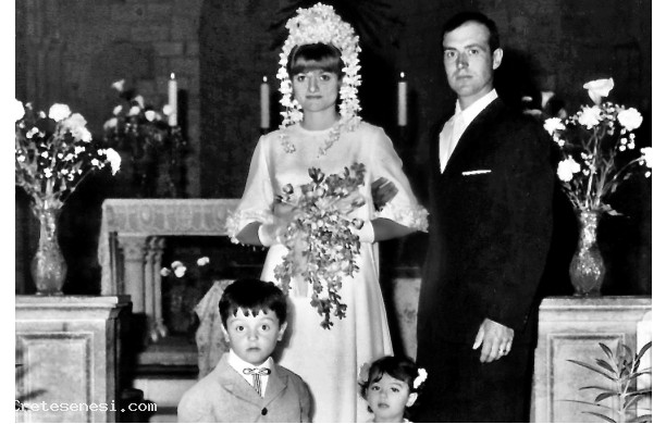 1968, Lunedi 3 Giugno - Mario e Mirella dopo la cerimonia religiosa