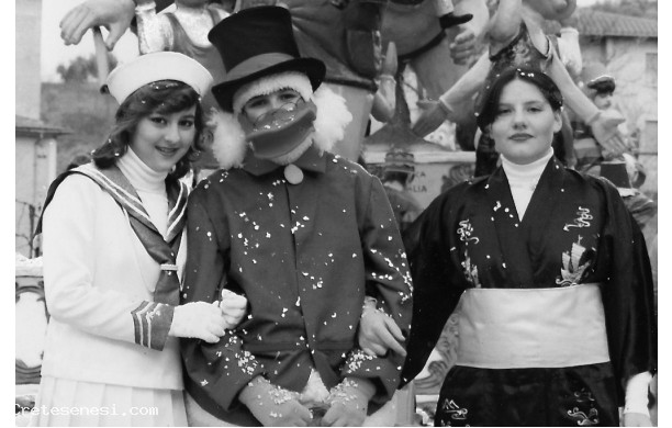 1980 - Gruppo di amici a carnevale