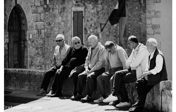 2011 - Combriccola di pensionati al murellino di piazza alle Serre
