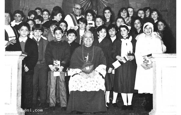 1983 - Cresima dei nati nel 1973 con il Vescovo di Siena