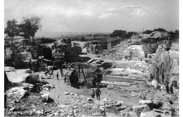 1928 - Panoramica di cava con segheria adiacente
