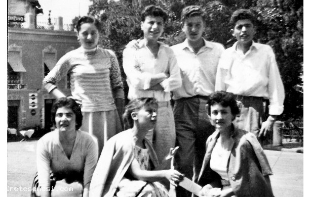 1961 - Gruppo di amici al mare