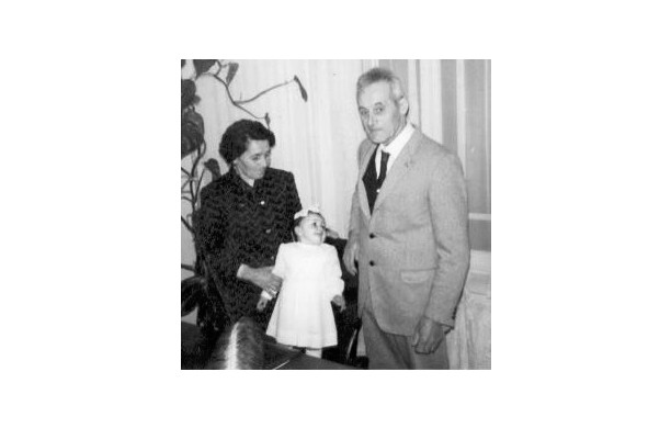 1971 - Nonni felici con la nipotina