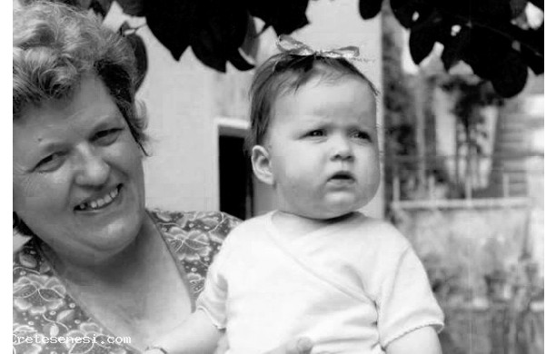 1987 - Nonna e nipotina