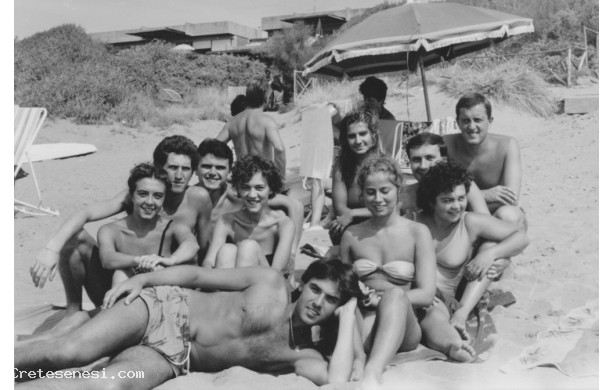 1979 - Una sera con gli amici al mar .......