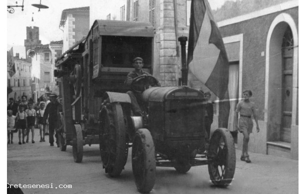 1940 - Si riparte alla fine della tribbiatura in Piazza