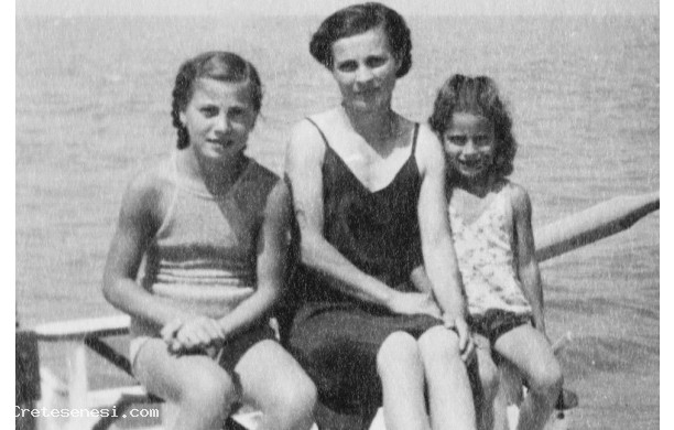 1949? - Concetta Ciacci con le sue figlie