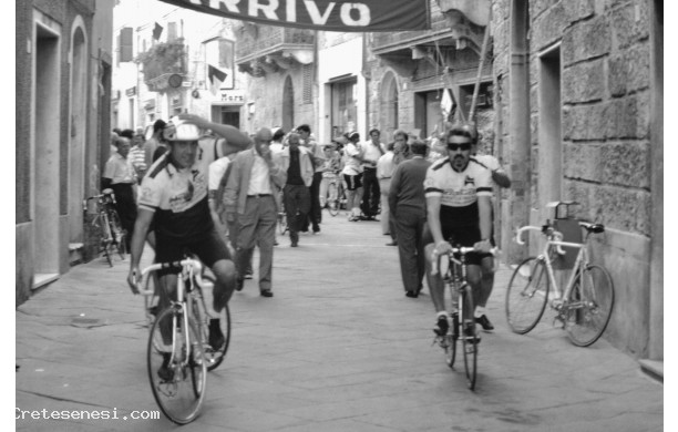 1991, Sabato 28 Settembre - 10° Torneo Donatori: I ciclisti all'arrivo