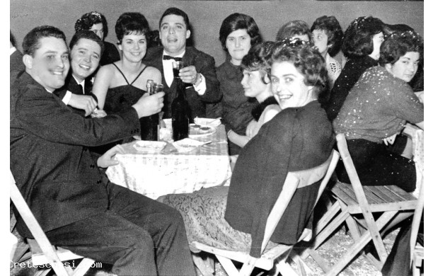 1963 - Amici e parenti al cenone di Carnevale