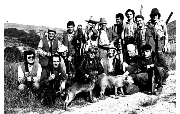 1974? - Gruppo di cacciatori nelle Crete