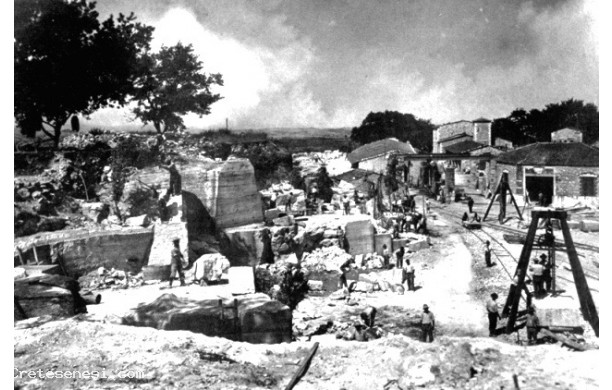 1926 - Panoramica di cava superficiale con sfondo sulle crete