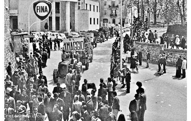 1972 - Sfilata del 1° Maggio con i trattori
