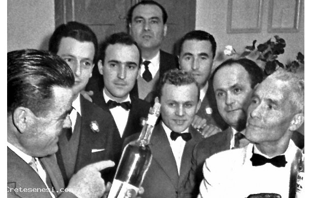 1957 - Discussione sul miglior liquore da servire al Ravvivati
