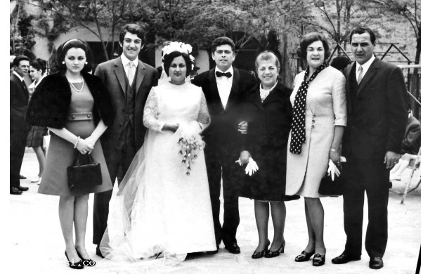 1969, Luned 5 Maggio - Grazia e Pietrino con i suoi parenti