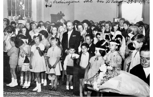 1964, Martedì 29 Giugno - I partecipanti alla prima Messa di don Silvano