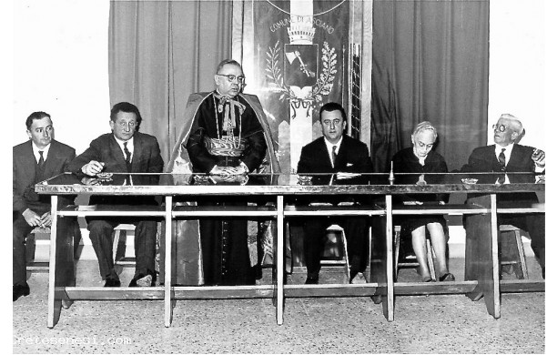 1964 - Mons. Bruno Torpigliani in Consiglio Comunale, dopo la nomina ad Arcivescovo