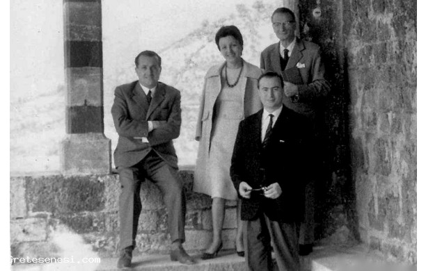 1962, 6 Ottobre - Montepaschini in gita a Gubbio