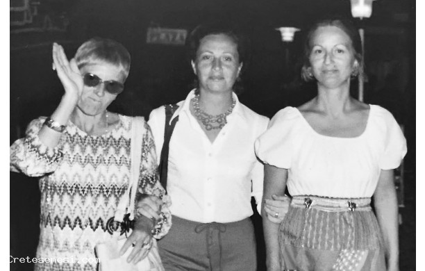 1975 - A passeggio una sera d'estate
