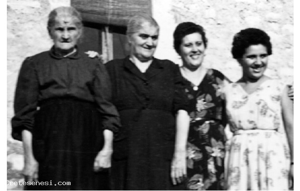 1955 - Mamma e sorella di Giovanni Bacconi