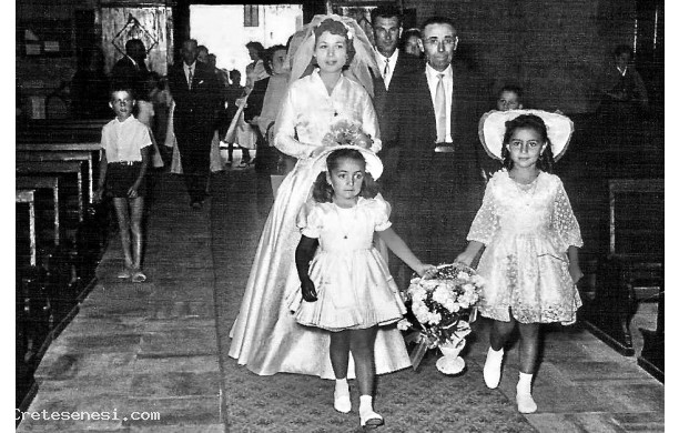 1956, Sabato 11 Agosto - La sposa verso l'altare