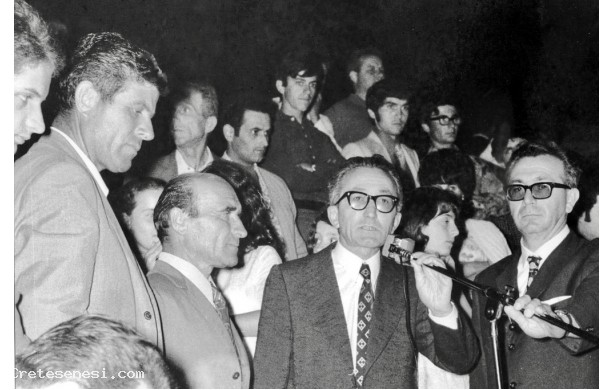 1973 - Il Sen. Mencaraglia  visita la 6^ Mostra Mercato Ascianese