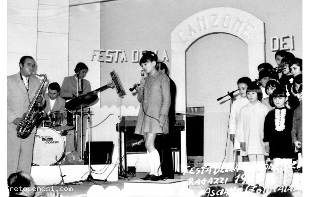 1969 - Mirellina canta al Festival della Canzone