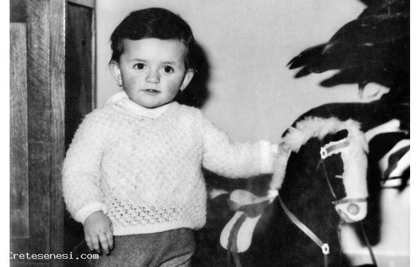 1965 - La bambina con il cavallo a dondolo