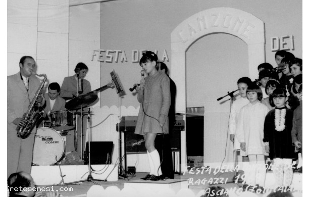 1969 - Mirellina canta al Festival della Canzone