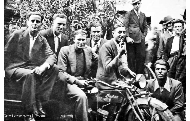 1934 - Tutti sul moto furgone