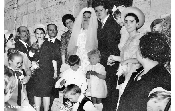 1967, Luned 26 Giugno - Nedo e Rosella, all'uscita dalla chiesa