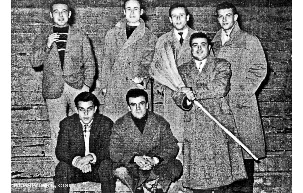 1957 - Di ritorno da una festa con il ballo della scopa
