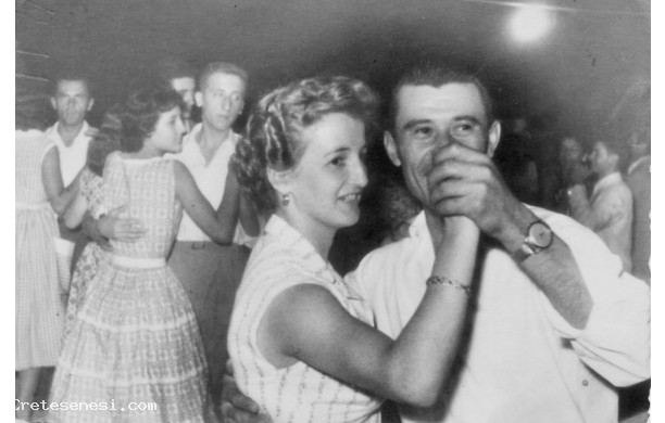 1962? - Marcello e Elena a ballare