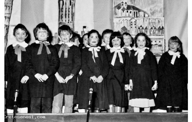 1980 - Recita degli scolari di Quinta Elementare