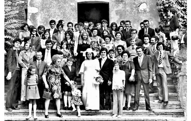1972, Luned 31 Luglio - Rossano e Daniela all'uscita dalla chiesa della Pievina