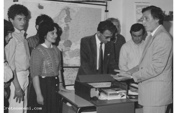 1984 - La Terza Media di Serre vince un Computer