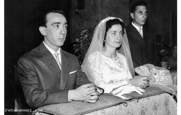 1958, Domenica 31 Agosto - Enrico e Ivonne all'altare