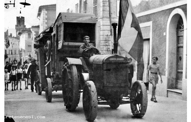 1940 - Si riparte alla fine della tribbiatura in Piazza