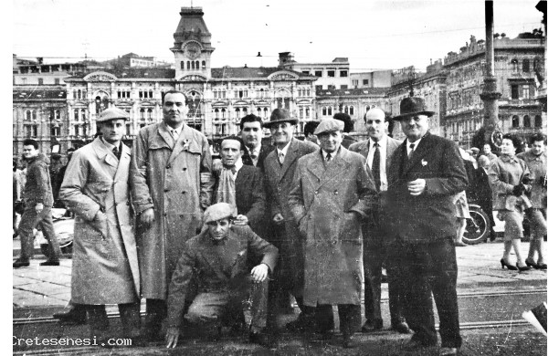 1956 - In piazza Unit d'Italia a Trieste