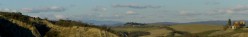 Podere solitario con ciprssi