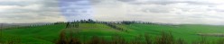 La fattoria nel verde primaverile