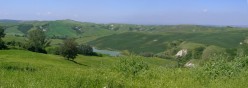 La vallata del Camerone con il grande lago artificiale