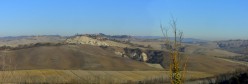 Colline brulle e campi arati